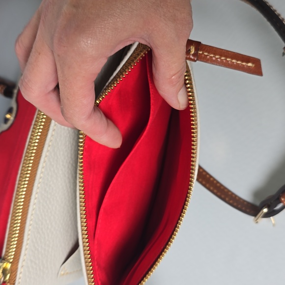 EUC Dooney & Bourke Bone Colored Crossbody Bag - Picture 6 of 10